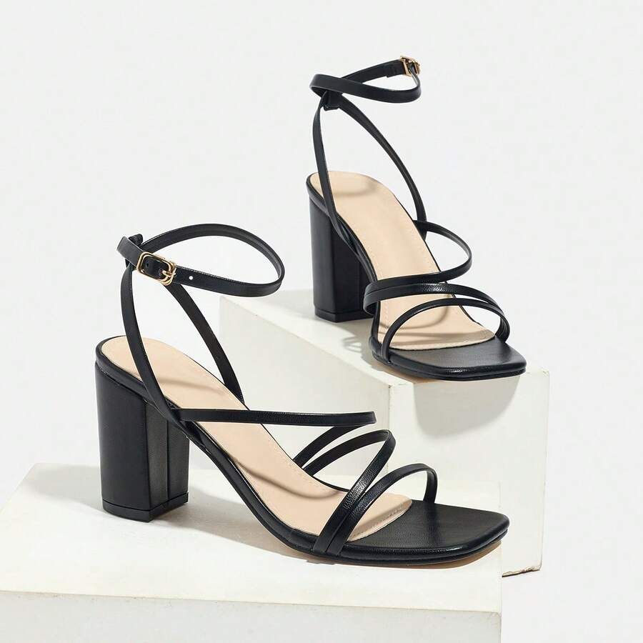 Black Strappy Square Toe Block - Sandal Strappy Heeled incelemesi ve fiyatı