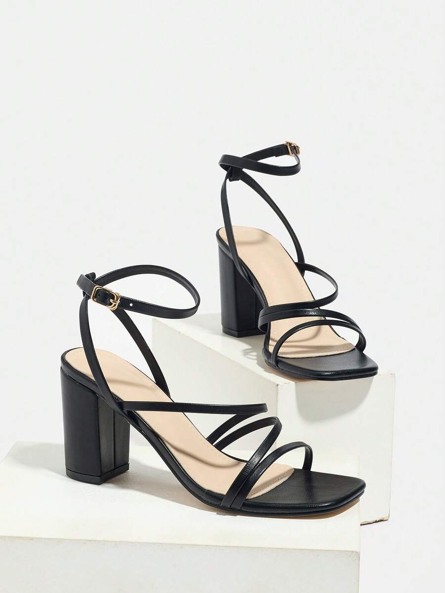Black Strappy Square Toe Block - Sandal Strappy Heeled incelemesi ve fiyatı